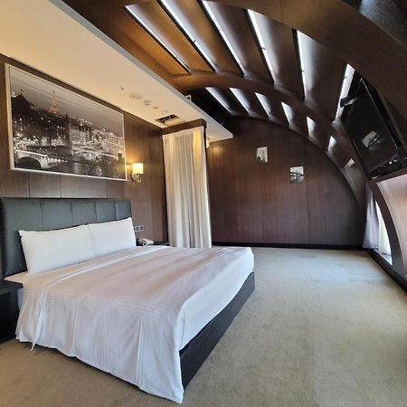 Meworld Hotel - Taipei Main Station Εξωτερικό φωτογραφία