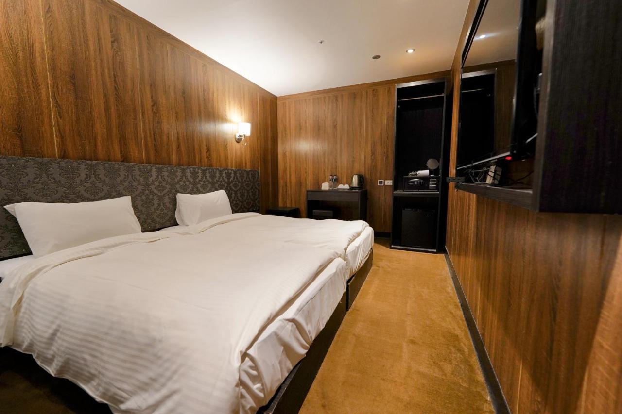 Meworld Hotel - Taipei Main Station Εξωτερικό φωτογραφία